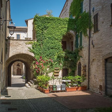 Appartamenti Turistici Vicolo S. Chiara Sassoferrato Zewnętrze zdjęcie