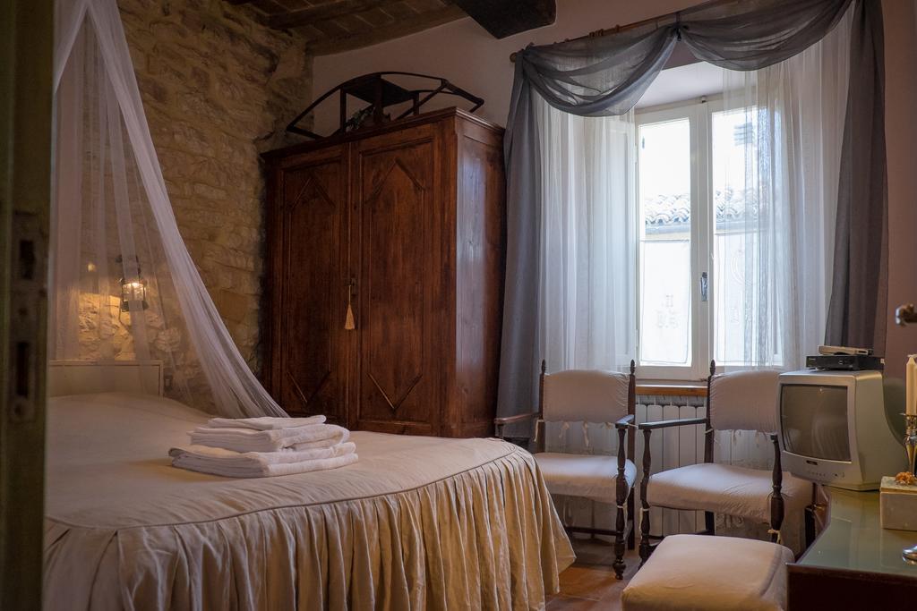Appartamenti Turistici Vicolo S. Chiara Sassoferrato Zewnętrze zdjęcie
