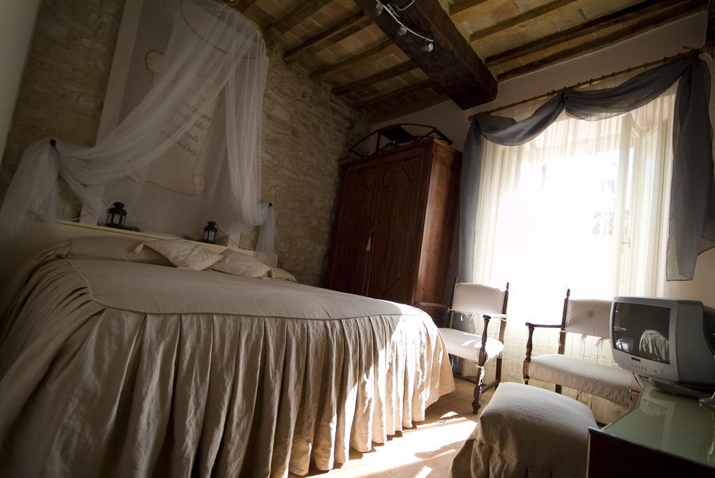 Appartamenti Turistici Vicolo S. Chiara Sassoferrato Zewnętrze zdjęcie