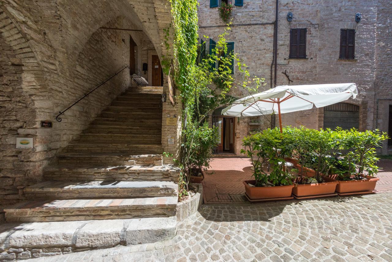 Appartamenti Turistici Vicolo S. Chiara Sassoferrato Zewnętrze zdjęcie